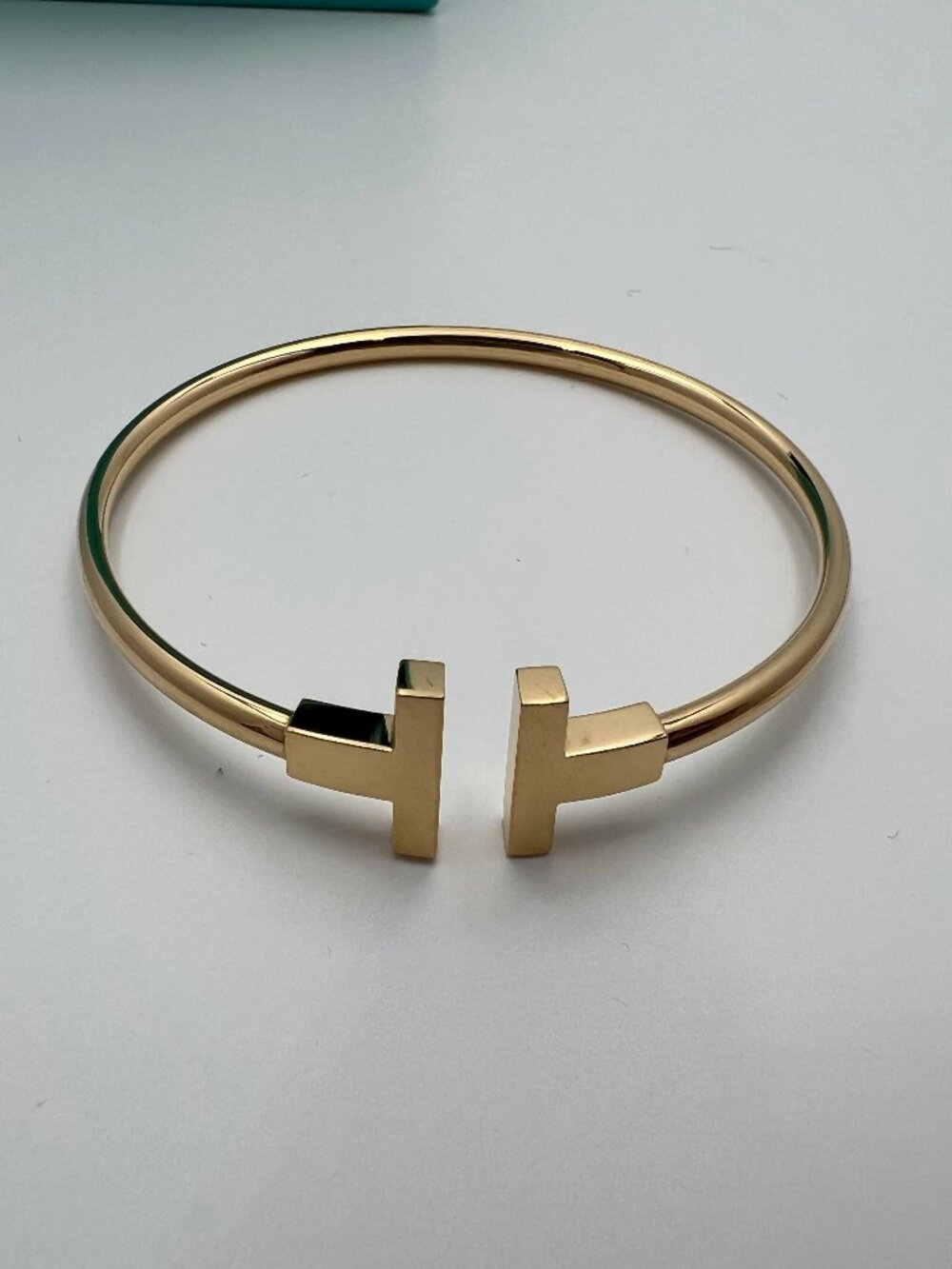 Tiffany & Co. T Wire Bracelet 18k Yellow Gold Medium - Excellent Condition!